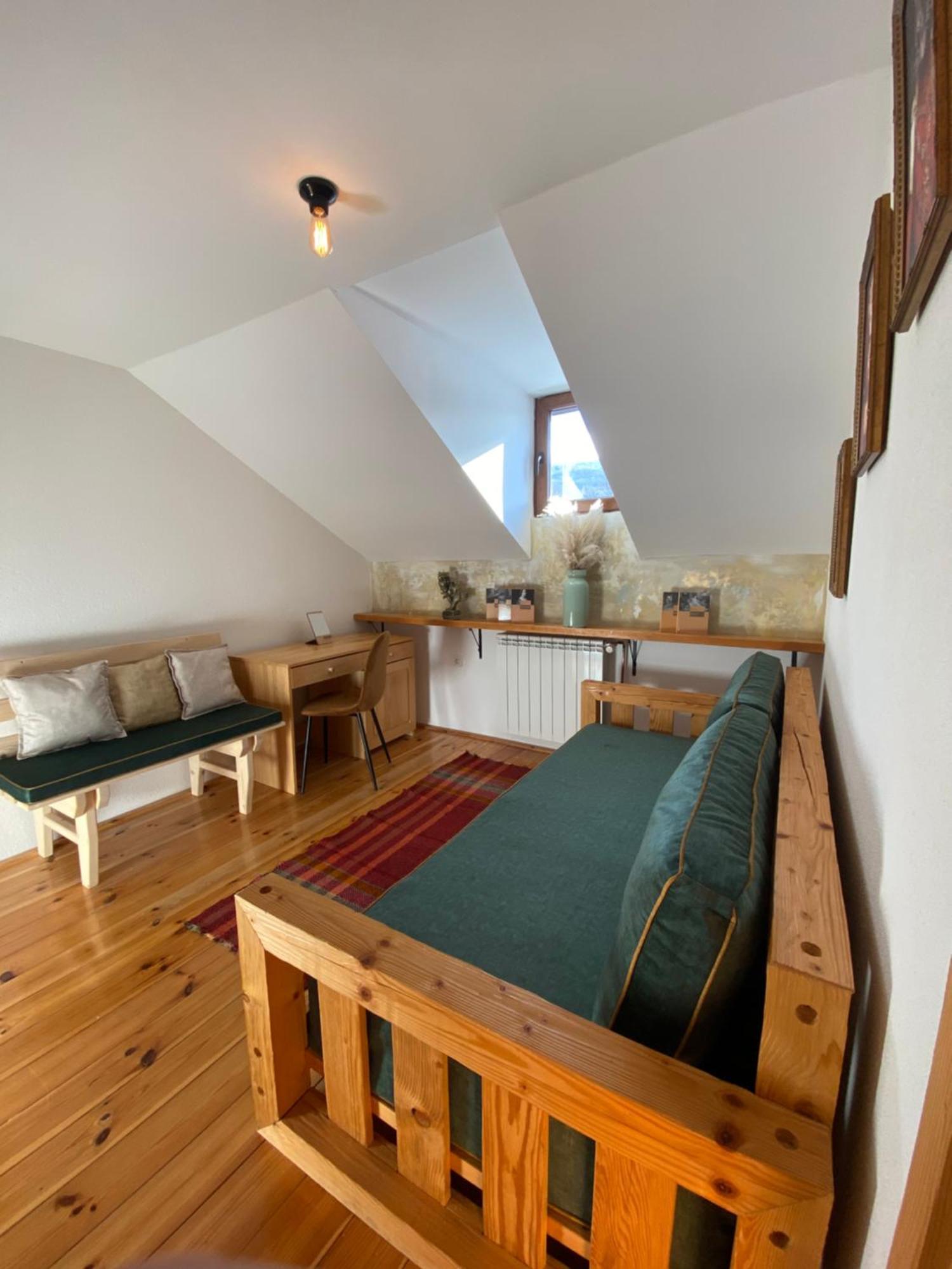 Pubhouse & Rooms Pahulja Kolašin Esterno foto