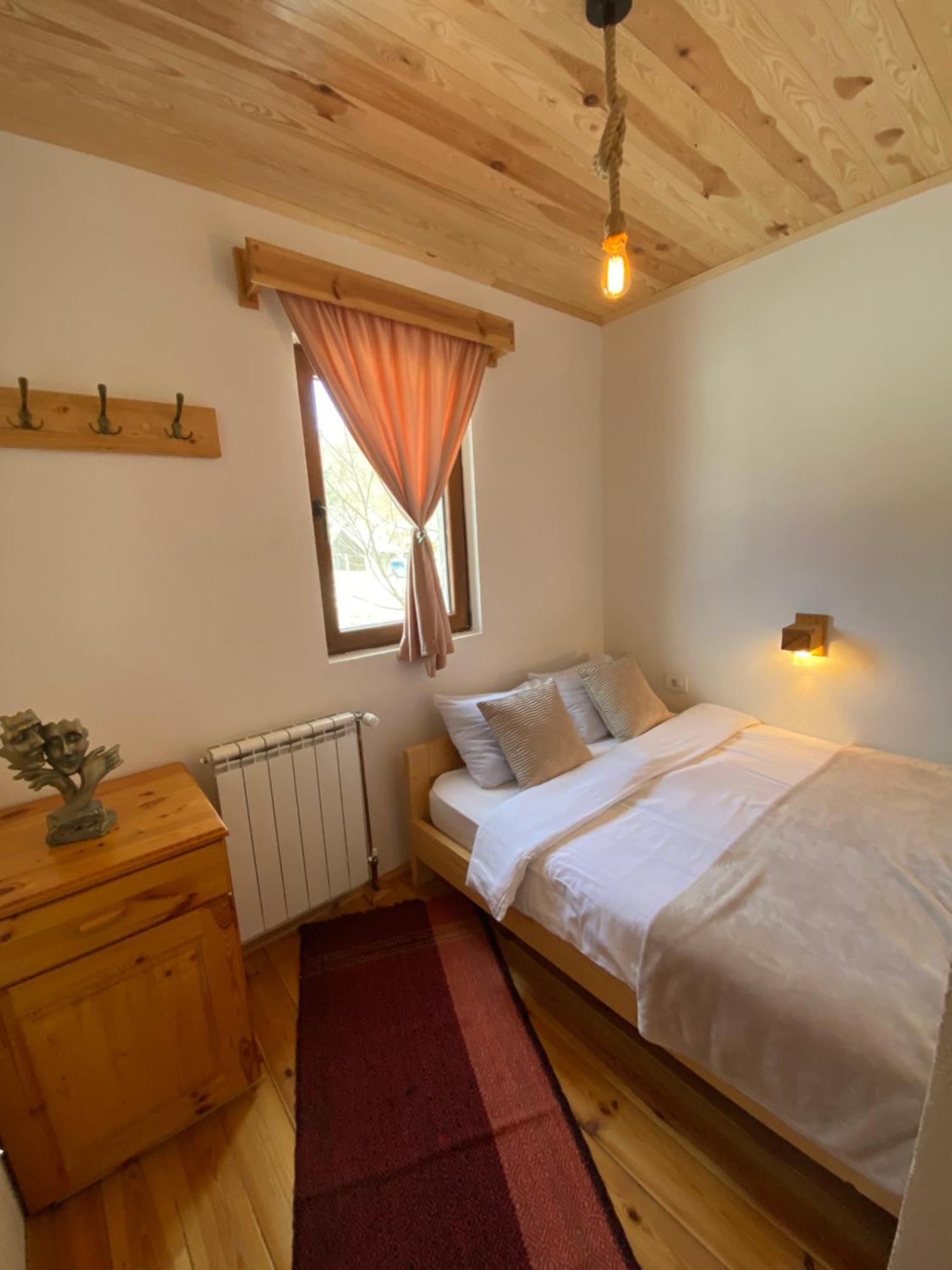 Pubhouse & Rooms Pahulja Kolašin Esterno foto